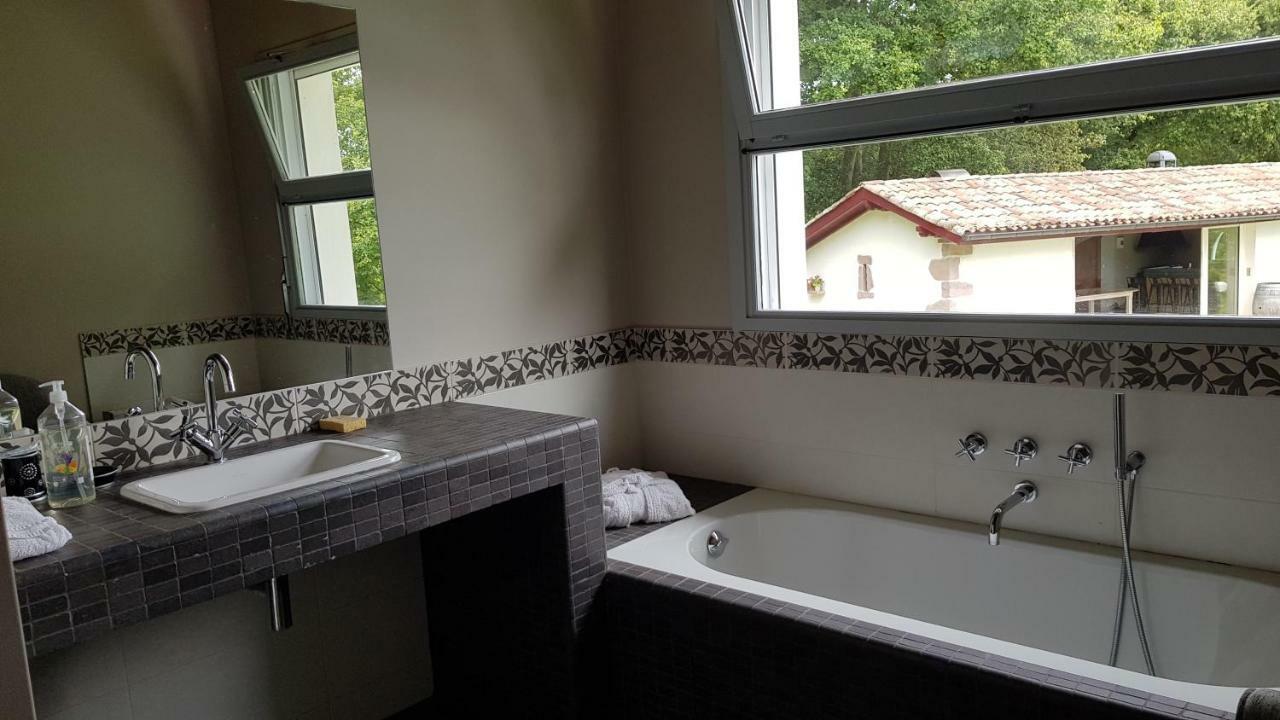 Maison D Hotes Lapitxuri Arcangues Bagian luar foto