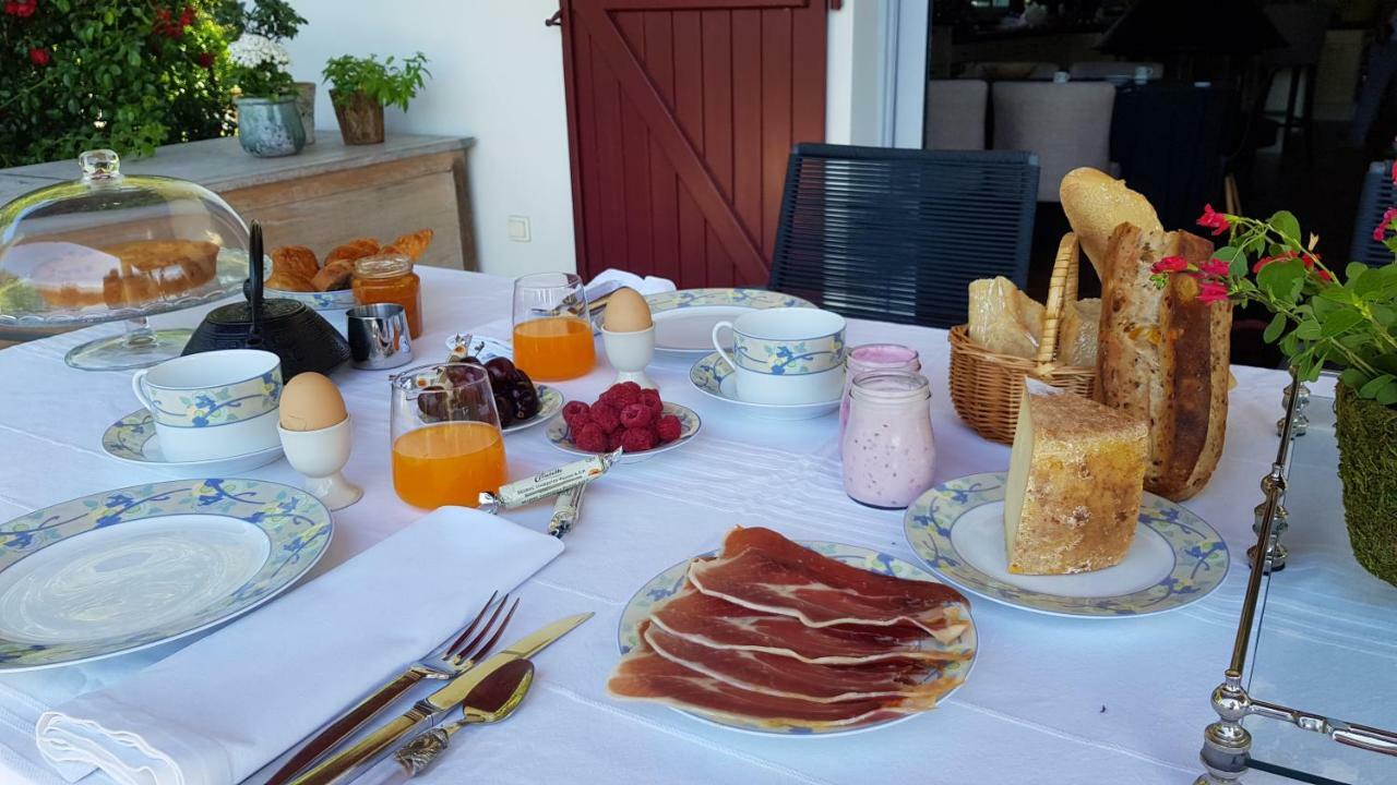 Maison D Hotes Lapitxuri Arcangues Bagian luar foto