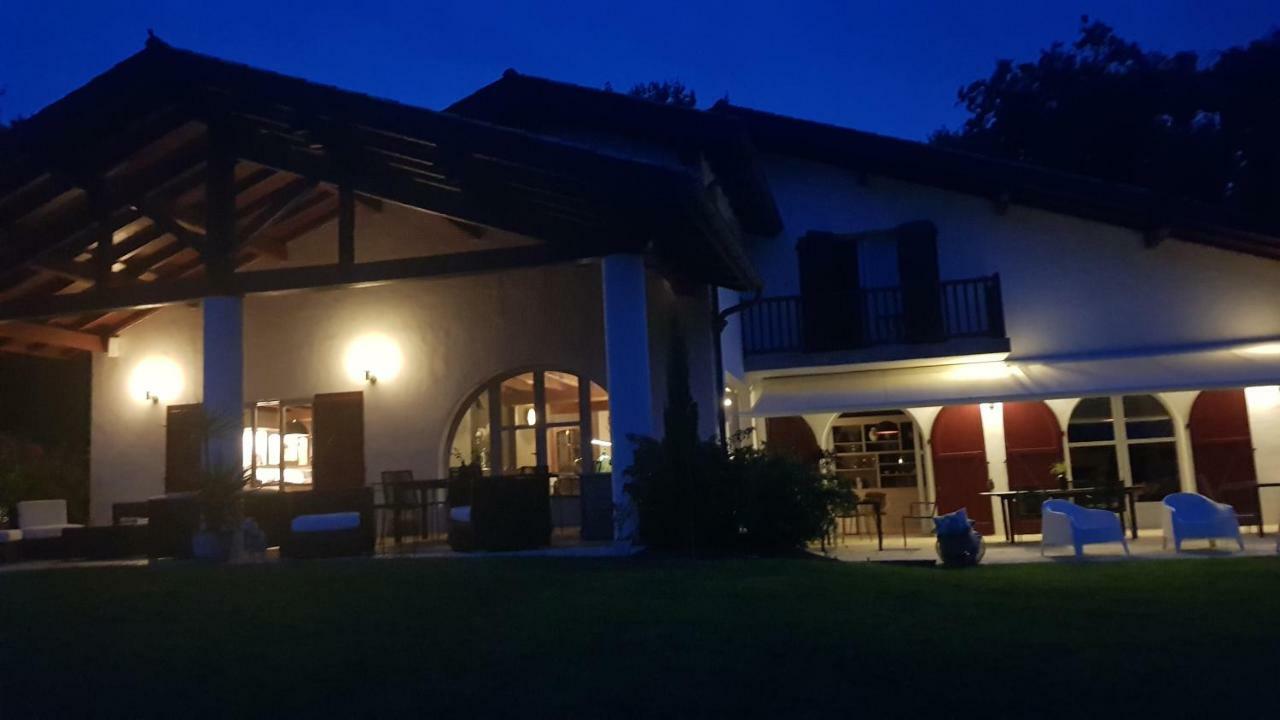 Maison D Hotes Lapitxuri Arcangues Bagian luar foto
